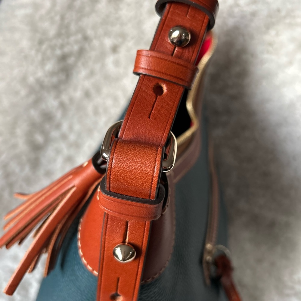 DOONEY & BOURKE Pebble Grain Hobo Sac. - Picture 5 of 11